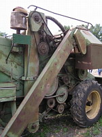 Moissoneuse-batteuse (Fete de la Moisson St Simeon de Bressieux 2006) (2)